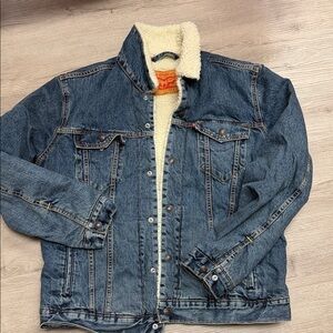 Levi's Classic Blue Denim Jacket with Cream Lining